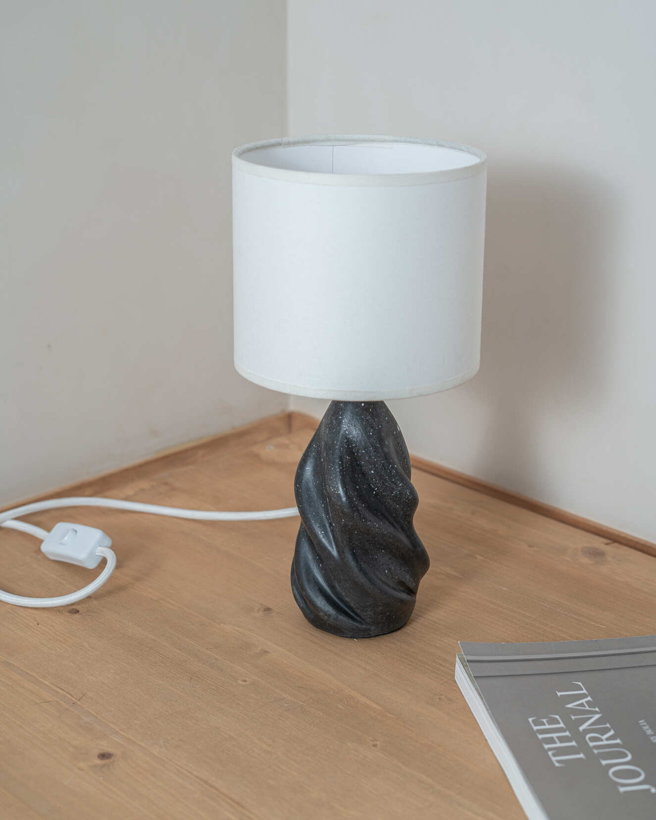 Lampe UNERI noire 32 cm